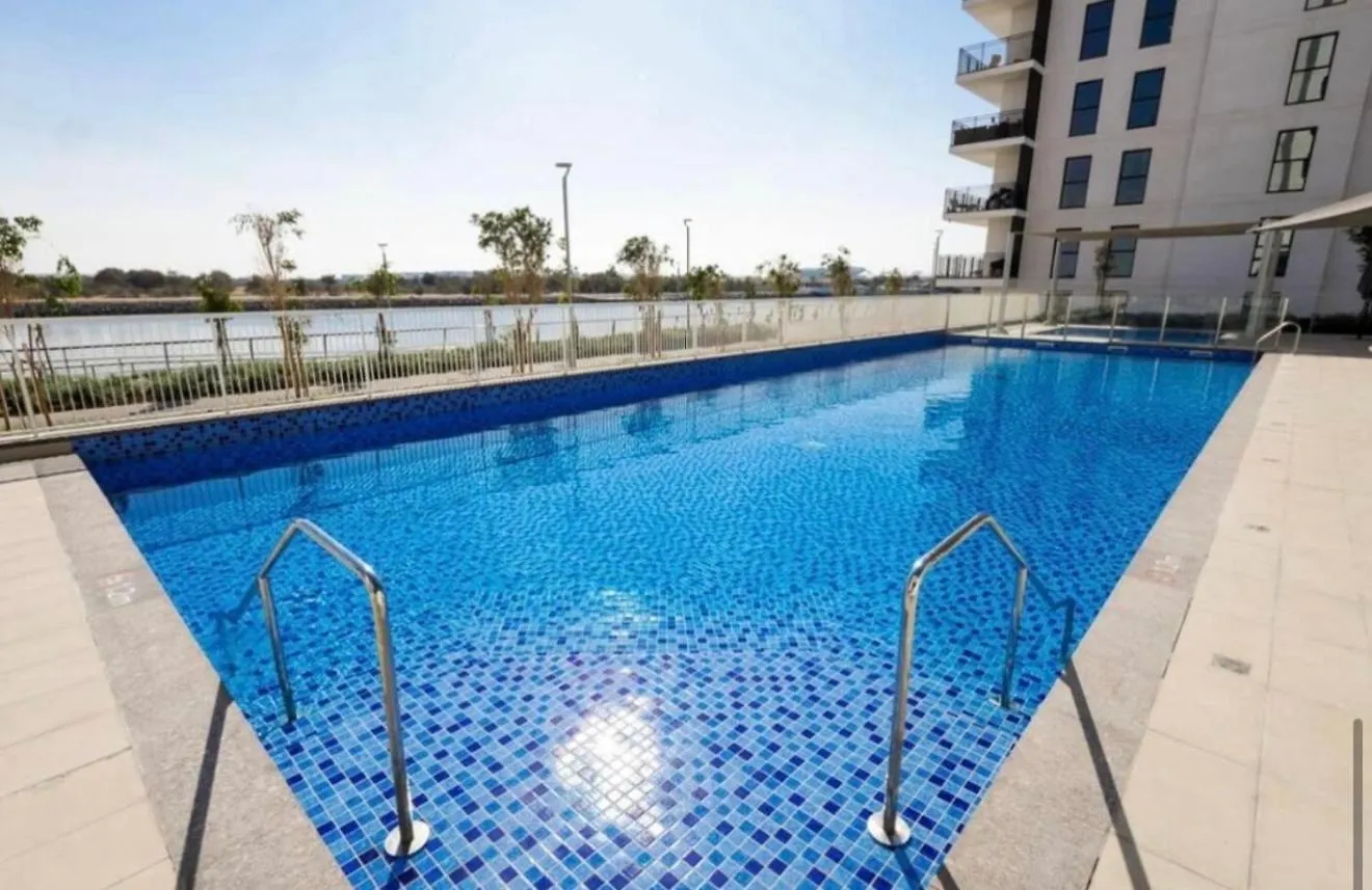 Camellia 1Br Waters Edge Yas Island Theme Parks Apartment Abu Dhabi
